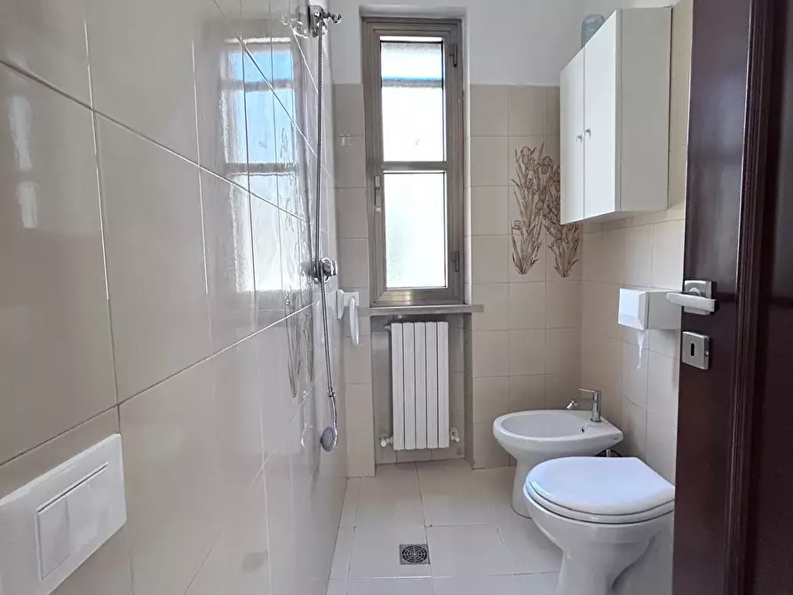 Immagine 13 di Ufficio in affitto  a Chieti