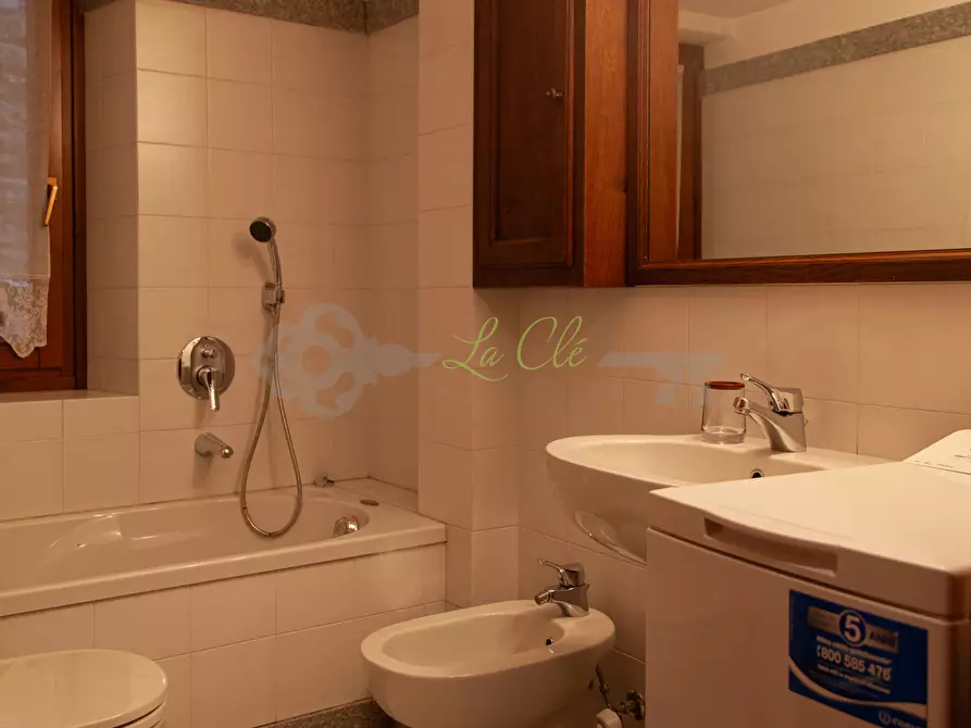 Immagine 8 di Trilocale in affitto  a Pre'-Saint-Didier