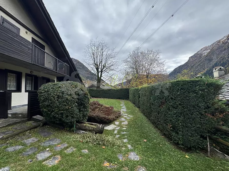 Immagine 23 di Quadrilocale in vendita  a Courmayeur