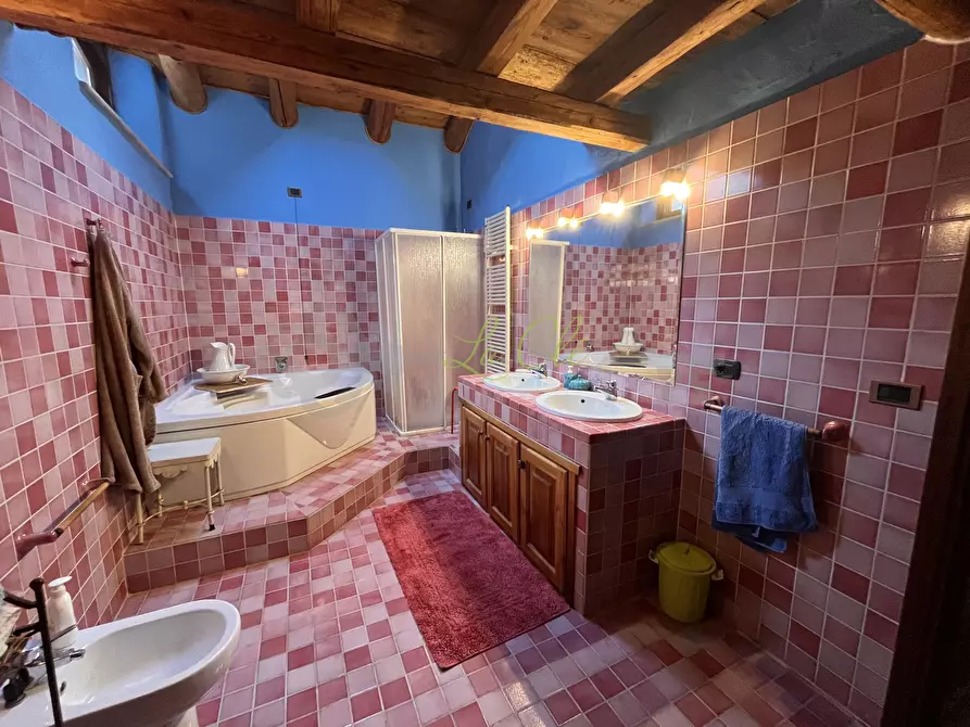 Immagine 22 di Trilocale in vendita  in Via Cesare Ollietti 13 a La Salle