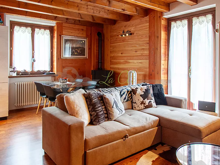 Immagine 6 di Bilocale in vendita  in Rue du Mont Blanc 2 a Morgex