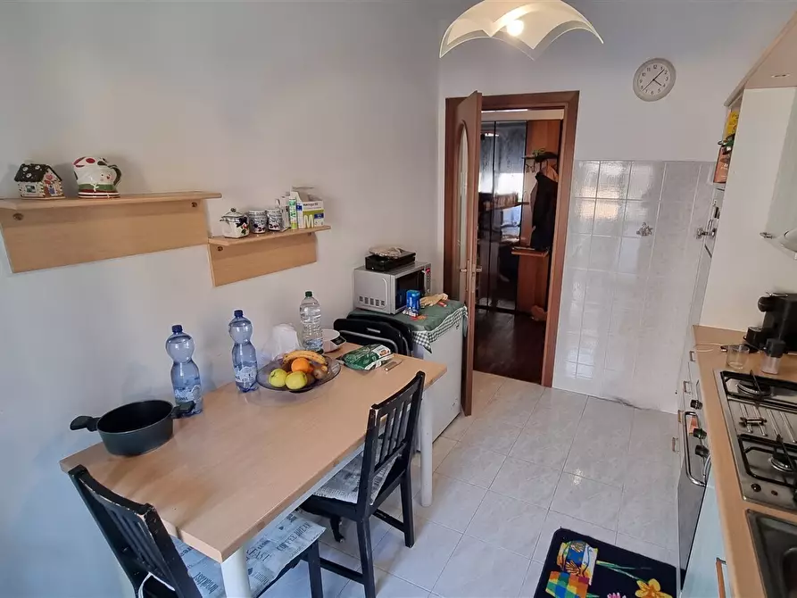 Immagine 5 di Trilocale in vendita  in Strada Val Parma 228 a Parma