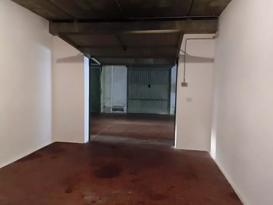 Immagine 6 di Garage in vendita  in Via Santi Venceslao 26 a Modena