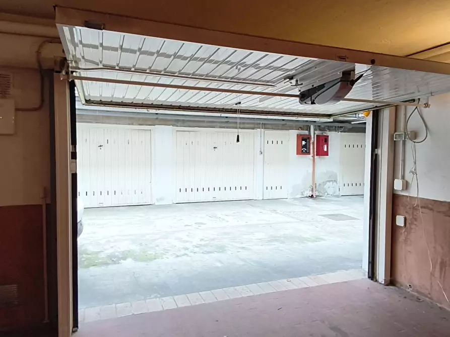Immagine 7 di Garage in affitto  in Viale del Sagittario Traversa B 8 a Modena