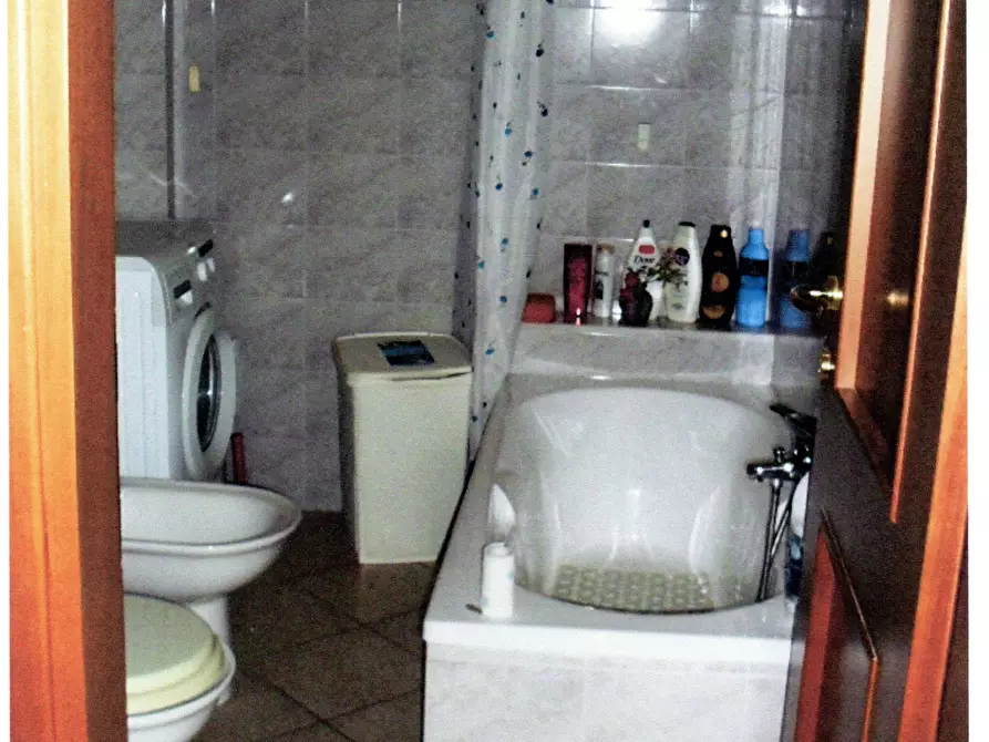 Immagine 4 di Quadrilocale in vendita  in Via Giacinto Menotti Serrati 9 a Terni