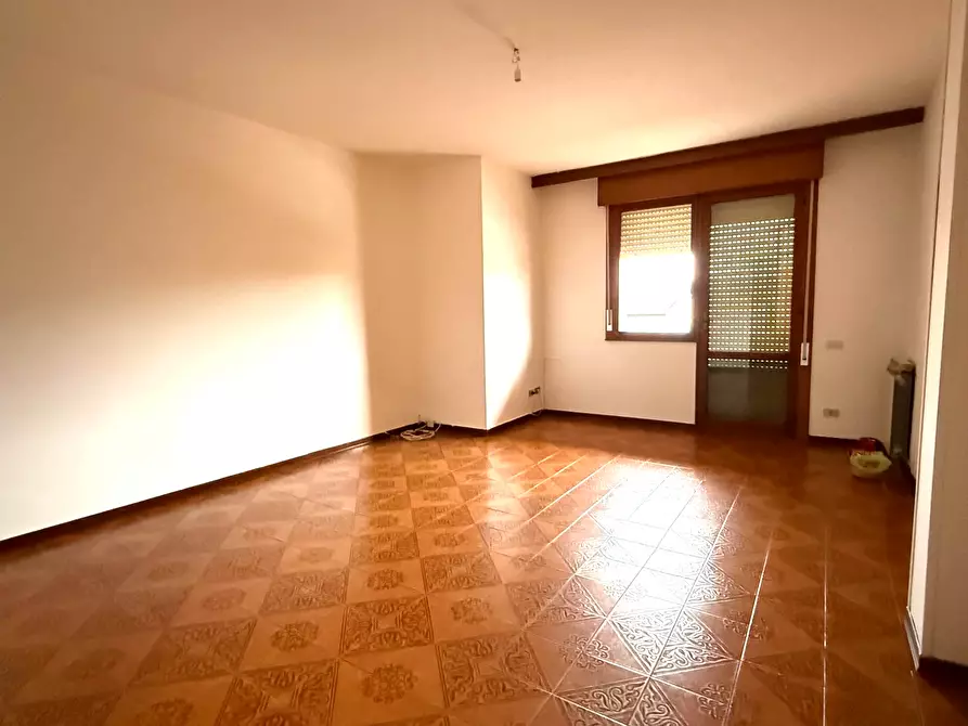 Immagine 1 di Quadrilocale in vendita  a Rovigo