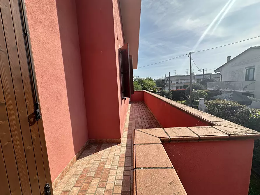 Immagine 10 di Villa in vendita  in Viale dei Mille a Rovigo