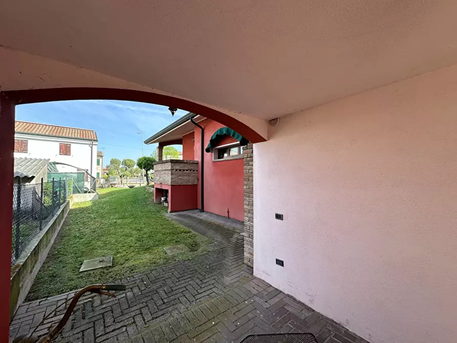 Immagine 33 di Villa in vendita  in Viale dei Mille a Rovigo