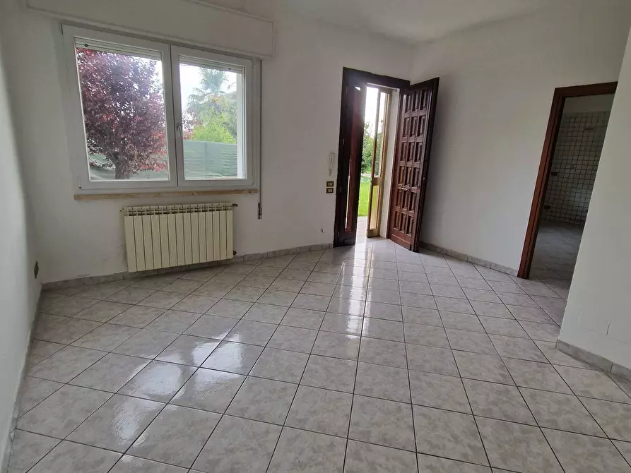 Immagine 1 di Trilocale in affitto  a Costa Di Rovigo