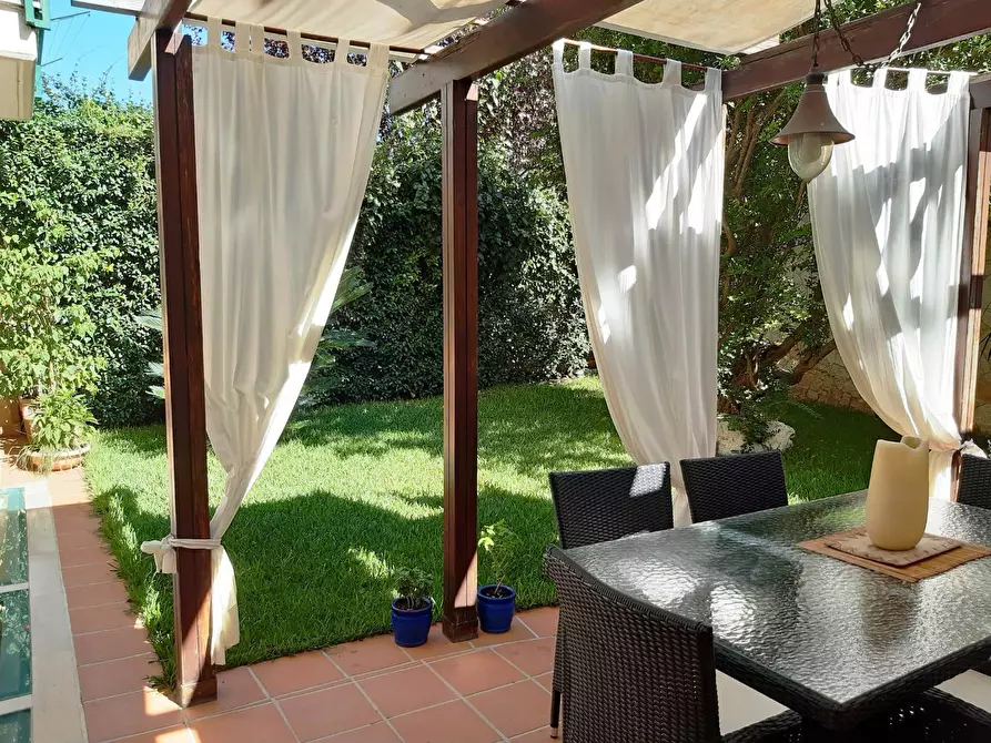 Immagine 2 di Villa in vendita  in Via Angelo Michele Pesce 62 a Casamassima