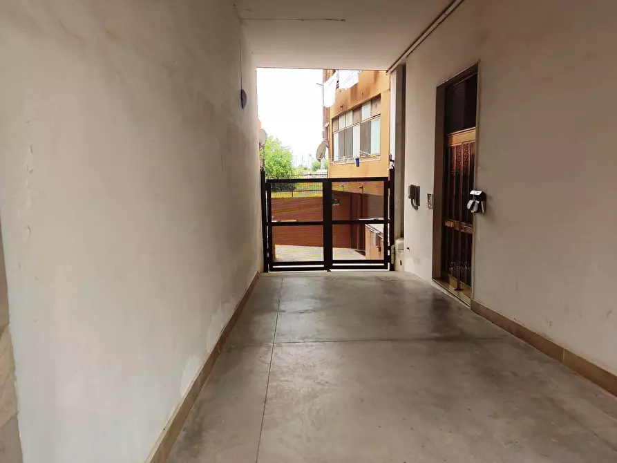 Immagine 8 di Garage in vendita  in Via Adelfia 6 a Casamassima