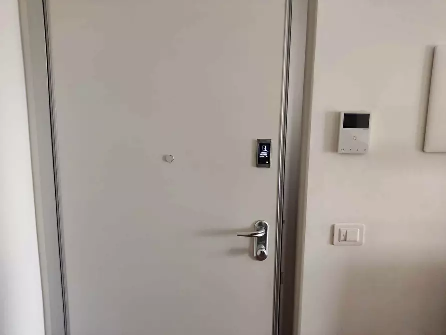 Immagine 18 di Bilocale in vendita  in Corso Alcide de Gasperi 340 a Bari