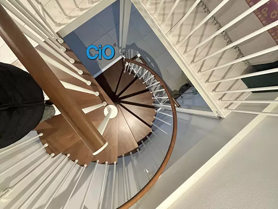 Immagine 5 di Loft/Open space in vendita  a Bologna