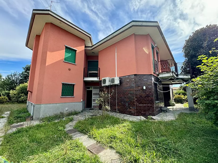 Immagine 44 di Villa in vendita  in Via Fratelli Bandiera a Nerviano