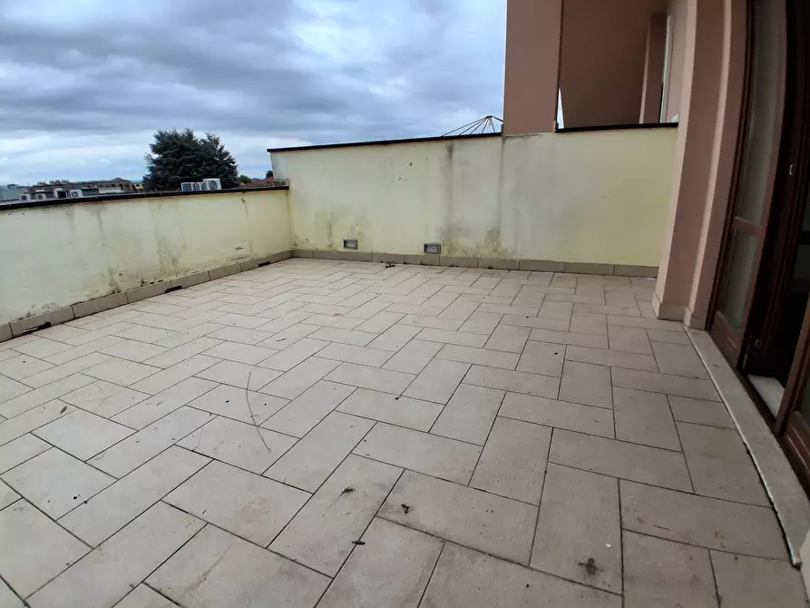 Immagine 8 di Bilocale in vendita  in Via delle Ville Prima a Lucca