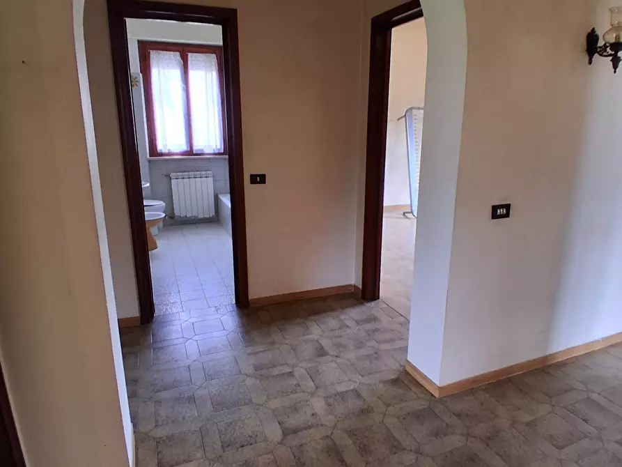 Immagine 9 di Pentalocale in vendita  in Via per Camaiore a Lucca