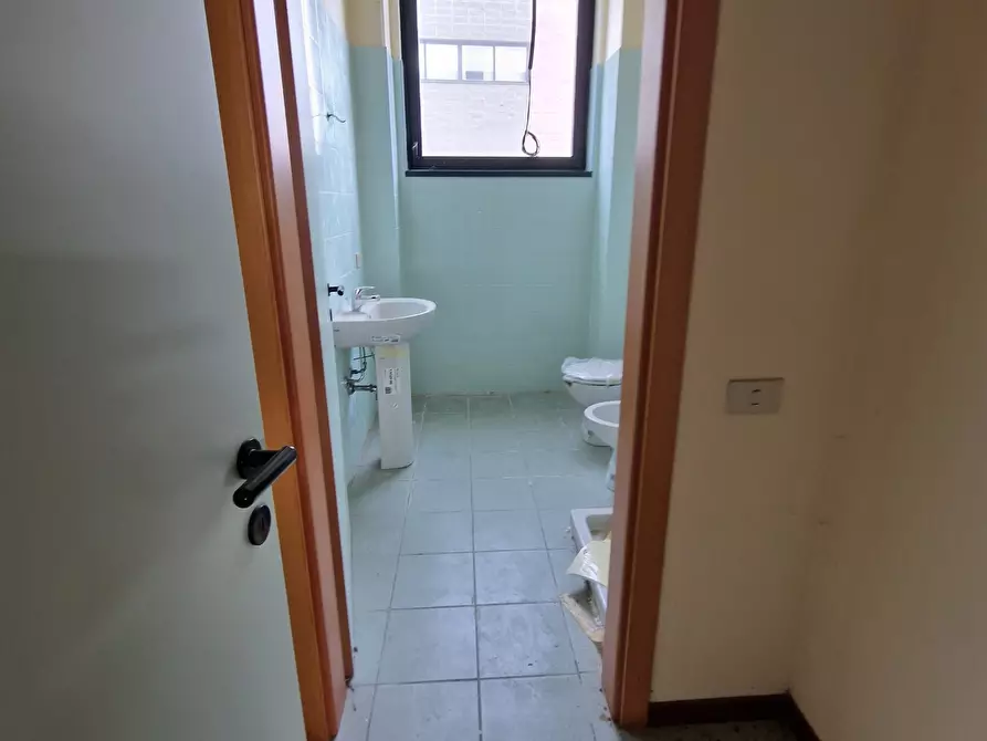 Immagine 8 di Attività artigianale in affitto  in Viale Alcide De Gasperi 95/F a Lucca