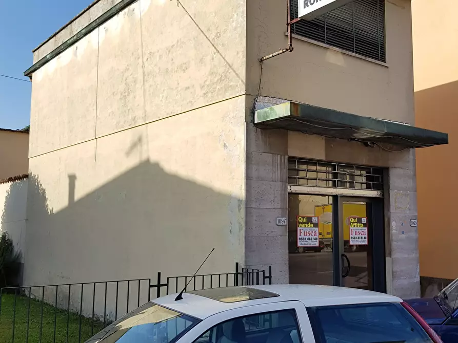 Immagine 1 di Capannone industriale in vendita  in Via Sarzanese 457 a Lucca