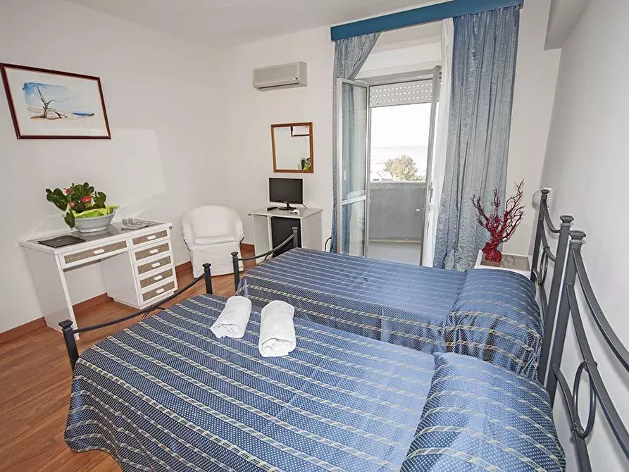 Immagine 6 di Albergo/B&B/Residence in vendita  in de gasperi a Bagni Di Lucca