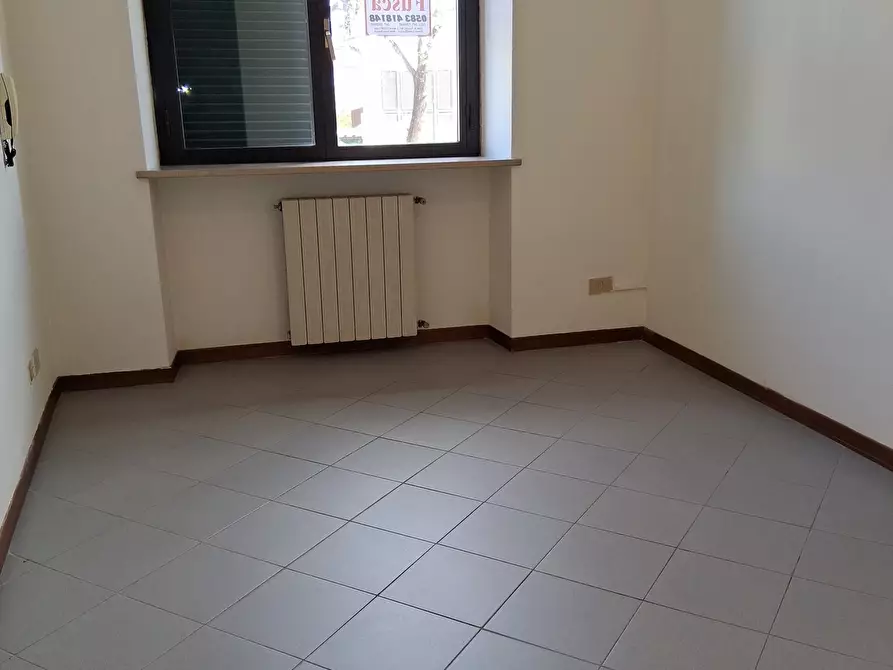 Immagine 11 di Ufficio in affitto  in Viale Puccini a Lucca