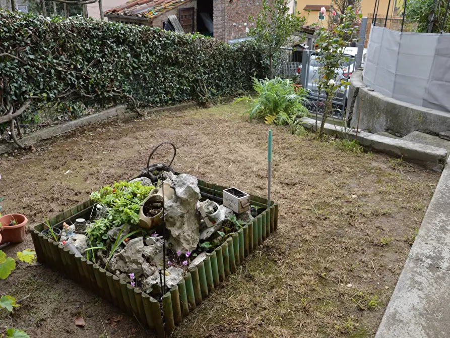 Immagine 30 di Casa indipendente in vendita  in bollori a Lucca