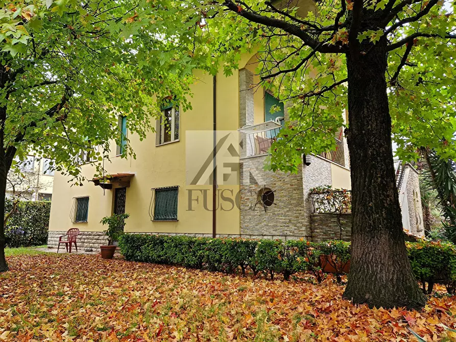 Immagine 4 di Villa in vendita  in Viale Alcide De Gasperi 37 a Lucca