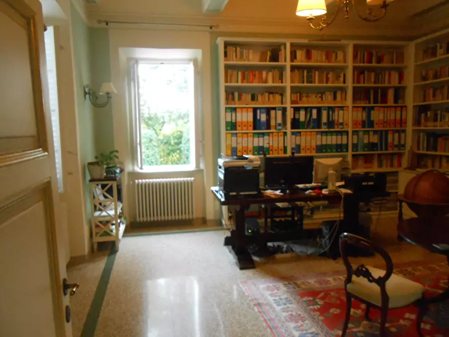 Immagine 21 di Villa in vendita  in Via Francesco Ferraris a Lucca