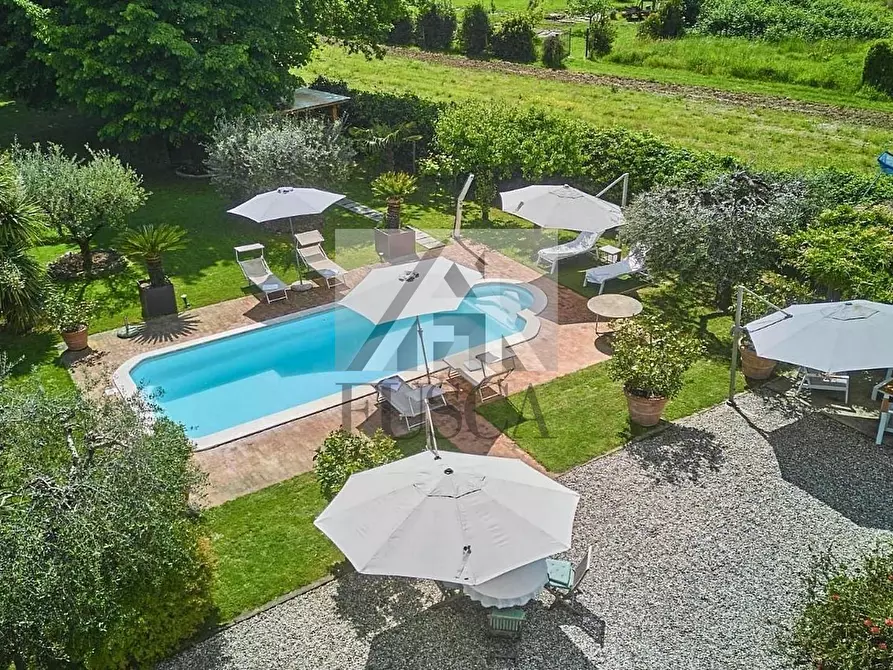Immagine 5 di Villa in vendita  in Via Barsotto a Lucca