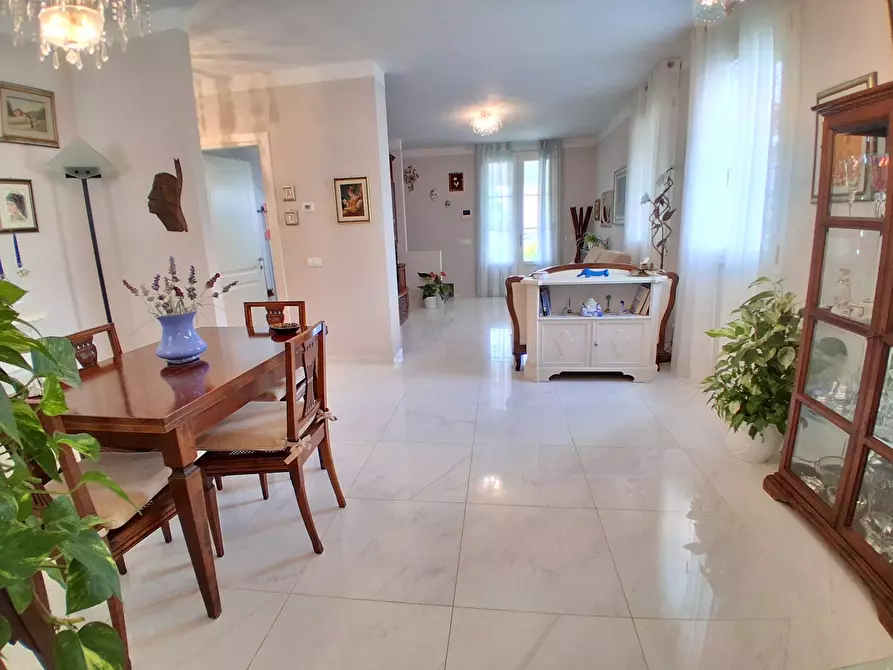 Immagine 7 di Casa bifamiliare in vendita  in Via Sarzanese a Lucca