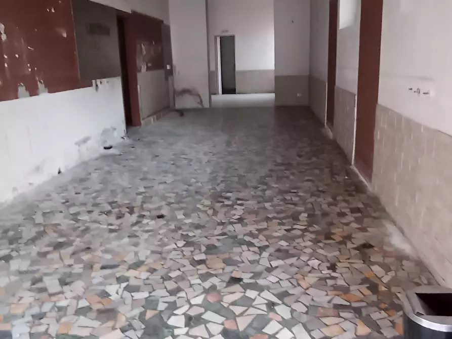 Immagine 24 di Capannone industriale in affitto  in Via Sarzanese a Lucca