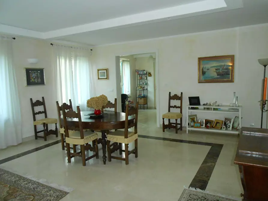 Immagine 43 di Villa in vendita  in Via Francesco Ferraris a Lucca