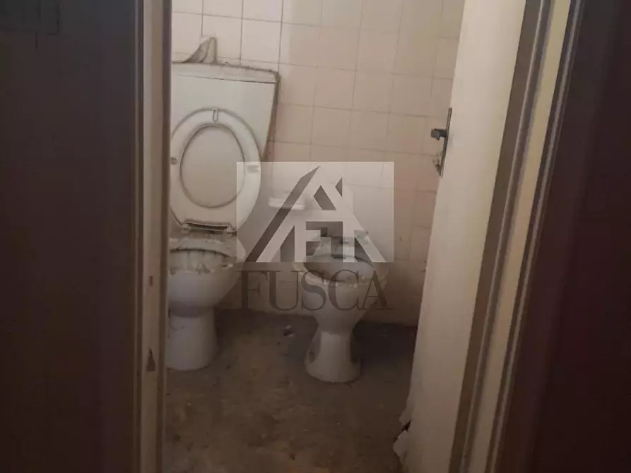 Immagine 7 di Locale commerciale in affitto  in Viale San Concordio a Lucca