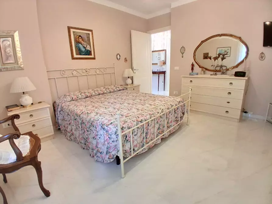 Immagine 10 di Casa bifamiliare in vendita  in Via Sarzanese a Lucca