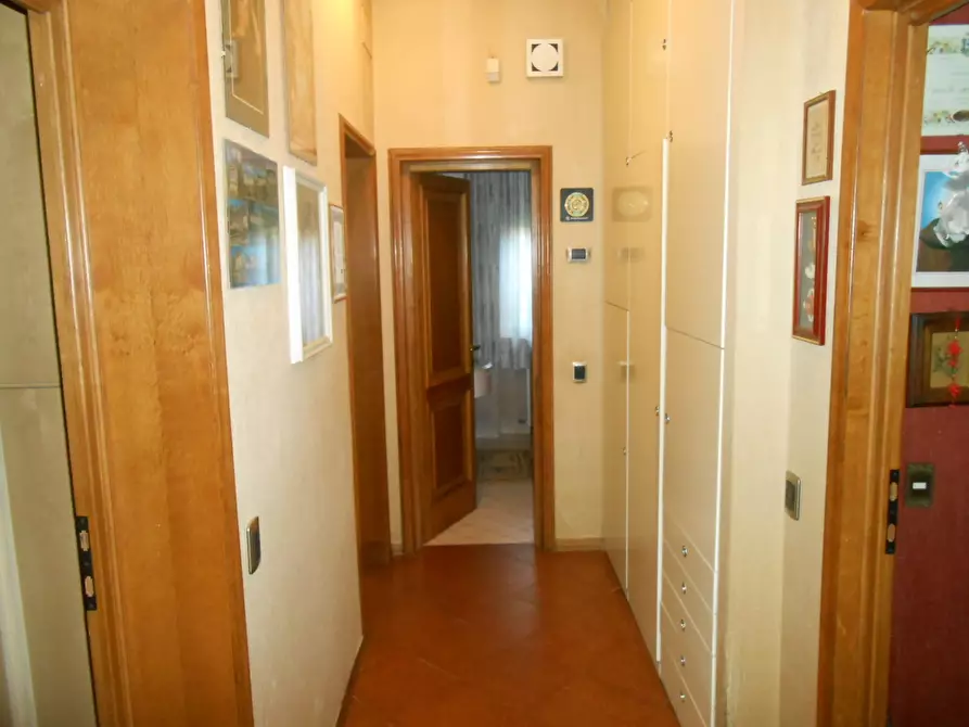 Immagine 11 di Villa in vendita  in Via Francesco Ferraris a Lucca