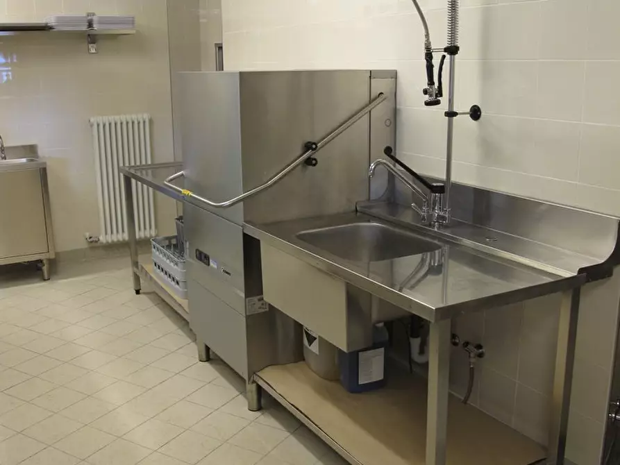 Immagine 9 di Pizzeria / Pub in vendita  in Via Pisana 709 a Lucca