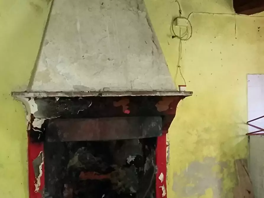 Immagine 18 di Rustico / casale in vendita  in bocconi a Lucca