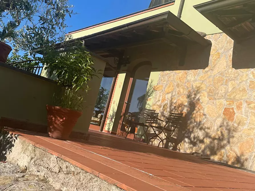 Immagine 64 di Villa in vendita  in via vecchia i a Lucca