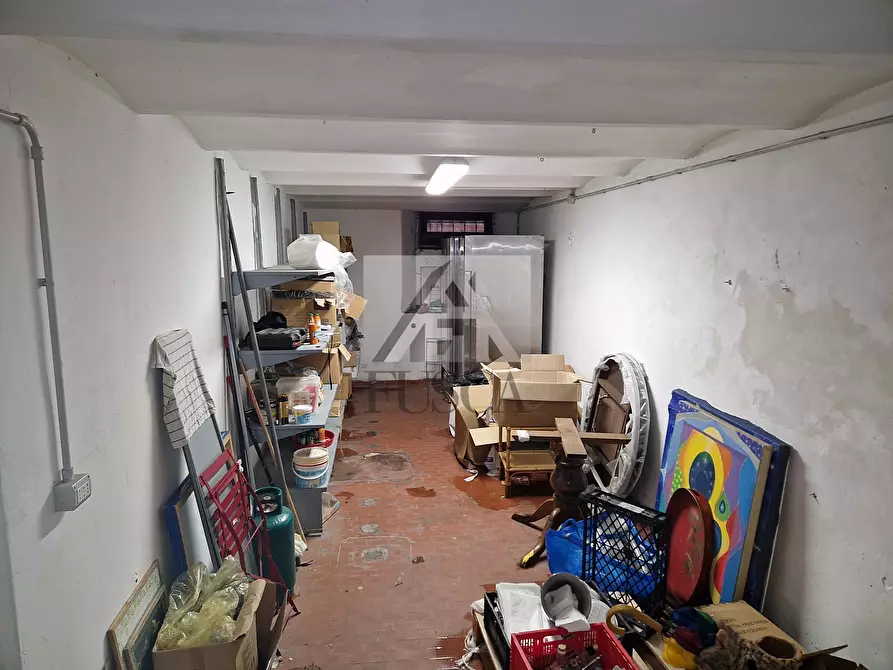Immagine 20 di Capannone industriale in affitto  in Via Santa croce a Lucca