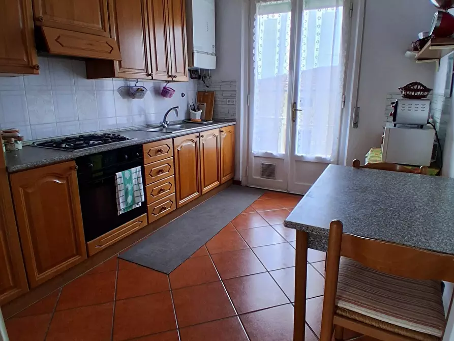 Immagine 3 di Pentalocale in vendita  in Via Francesco Ferraris a Lucca