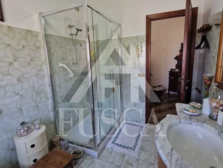 Immagine 11 di Villa in vendita  in Via G. Amendola a Lucca
