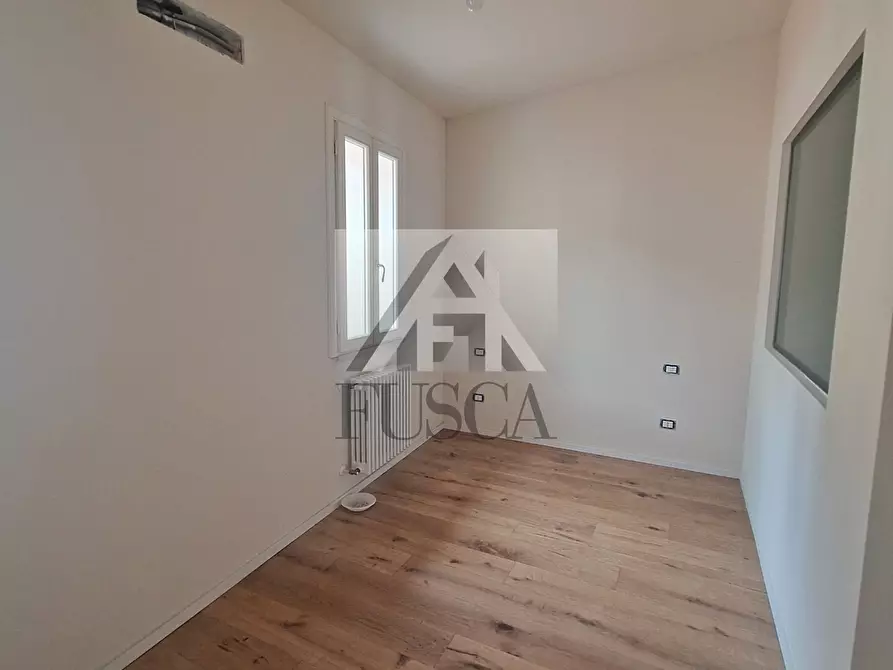 Immagine 15 di Pentalocale in vendita  in Via San Paolino a Lucca