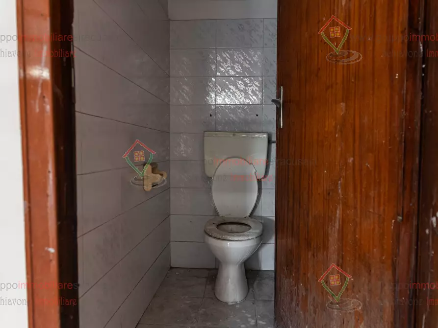 Immagine 6 di Garage in vendita  a Siracusa