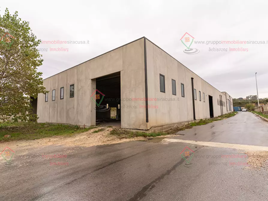 Immagine 5 di Capannone industriale in affitto  a Siracusa