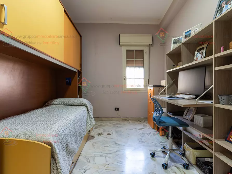 Immagine 11 di Quadrilocale in vendita  a Siracusa