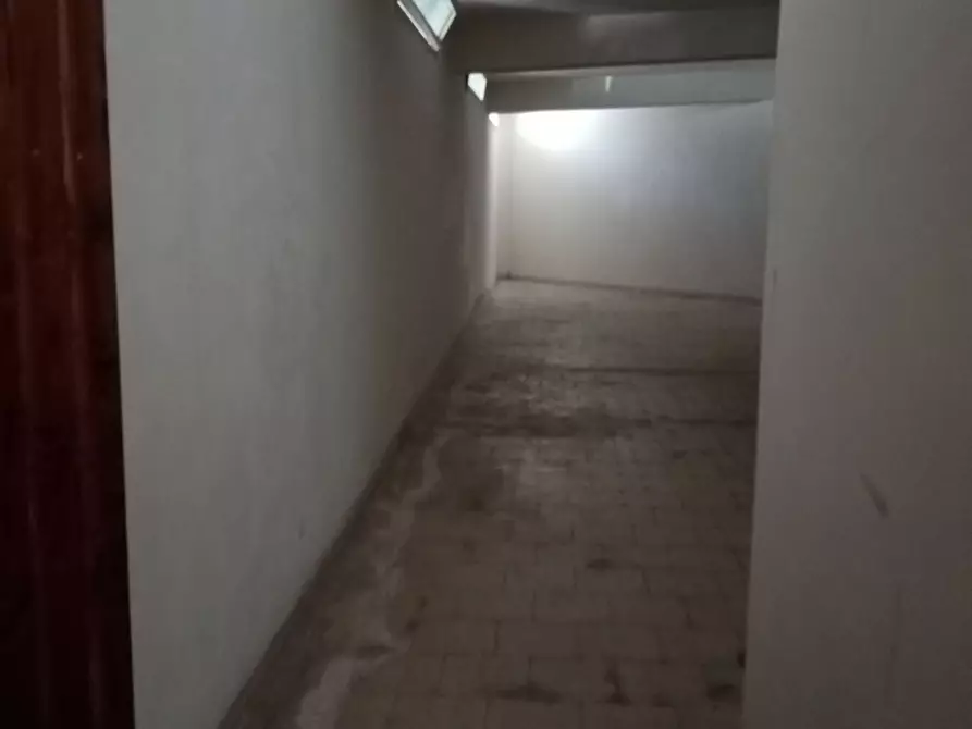 Immagine 6 di Magazzino in vendita  a Siracusa
