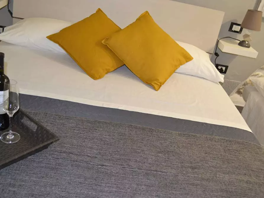 Immagine 15 di Bilocale in affitto  a Siracusa