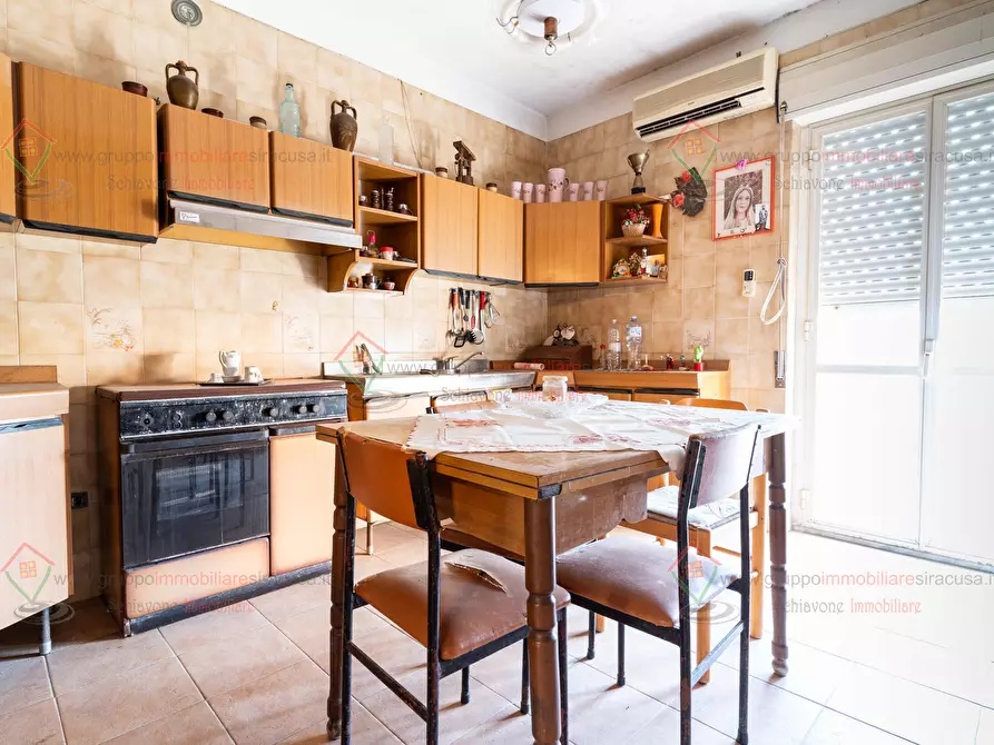 Immagine 15 di Trilocale in vendita  a Siracusa