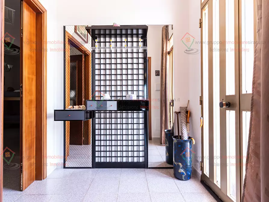 Immagine 2 di Villa in vendita  a Siracusa