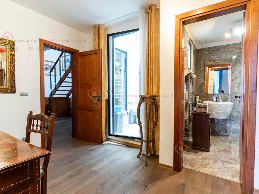 Immagine 10 di Appartamento in vendita  a Siracusa