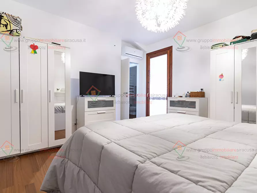 Immagine 17 di Casa bifamiliare in vendita  a Siracusa